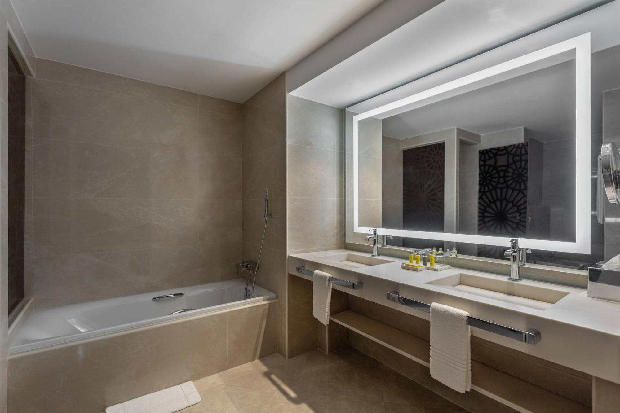 Algiers Marriott Hotel Bab Ezzouar Exterior photo